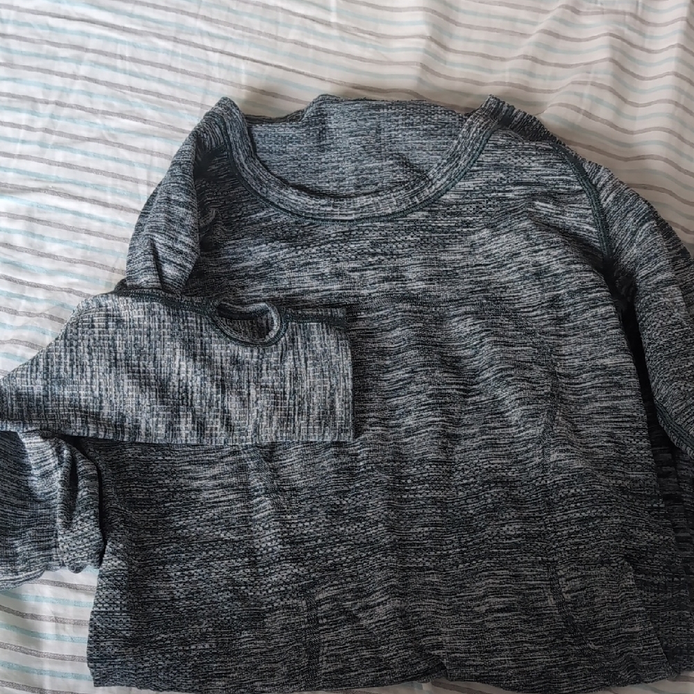 lululemon athletica Charcoal Long Sleeve Top